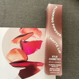 Kylie Cosmetics Plumping Powder Matte Lip